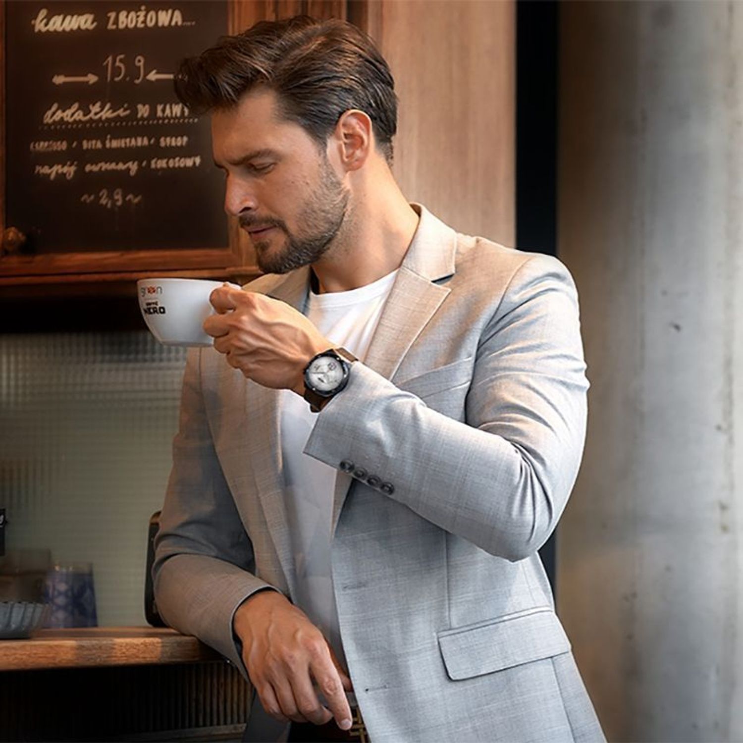 Smartwatch męski Garett V12 czarny stalowy. Smartwatch męski Garett. Zegarek męski Garett. Męski zegarek z bluetooth. Męski zegarek smartwatch z rozmowami. Zegarek z funkcjami sportowymi. Zegarek męski na bransolecie Garett idealny na prezent  (4).jpg